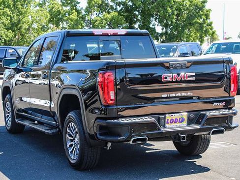 Used 2020 GMC Sierra 1500 AT4 w/ AT4 Premium Package image 2