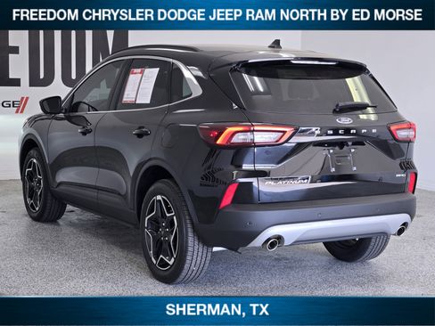 Used 2026 Ford Escape Platinum w/ Premium Technology Package AWD/4WD image 4