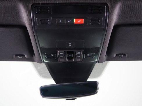Used 2024 Volkswagen Tiguan SE R-Line FWD image 60