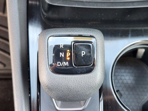 Certified 2022 Nissan Rogue SV w/ SV Premium Package AWD/4WD image 12