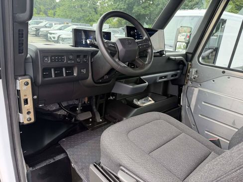 Used 2024 Chevrolet Brightdrop 600 w/ Battery Pack, Max Range AWD/4WD image 10