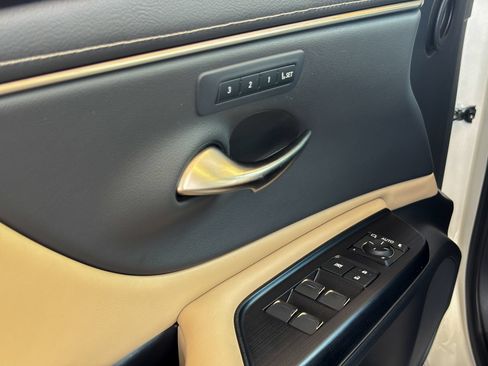 Used 2021 Lexus ES 350 w/ Premium Package FWD image 20