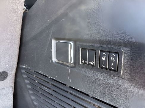 Used 2022 Chevrolet Tahoe Premier image 19