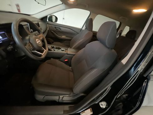 Used 2024 Nissan Rogue S image 11