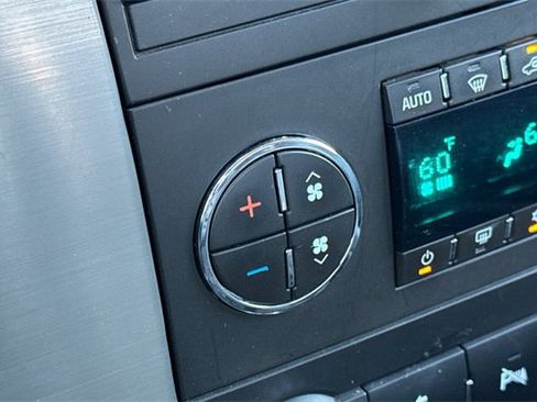 Used 2013 GMC Sierra 2500 SLT w/ SLT Convenience Package image 29