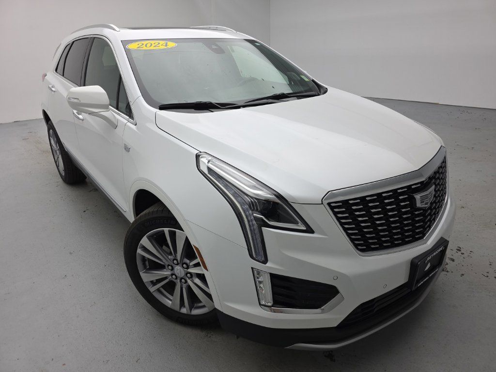 Used 2024 Cadillac XT5 Premium Luxury AWD/4WD image 3