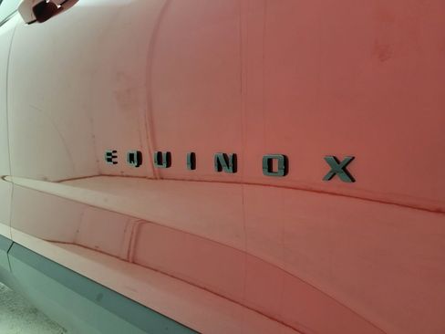 New 2026 Chevrolet Equinox LT w/ Midnight Edition FWD image 19