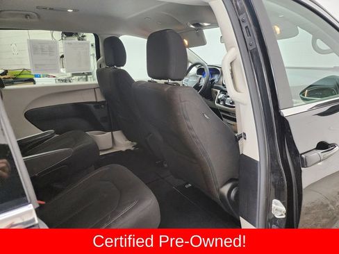 Certified 2022 Chrysler Voyager LX FWD image 29