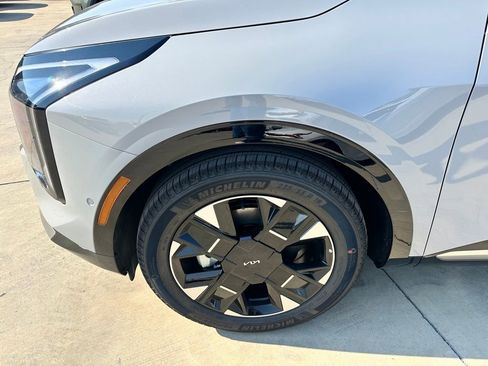 New 2026 Kia Sportage SX image 8