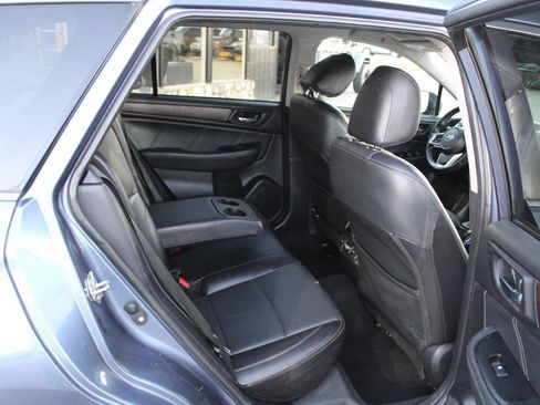 Used 2018 Subaru Outback 2.5i Limited AWD/4WD image 11