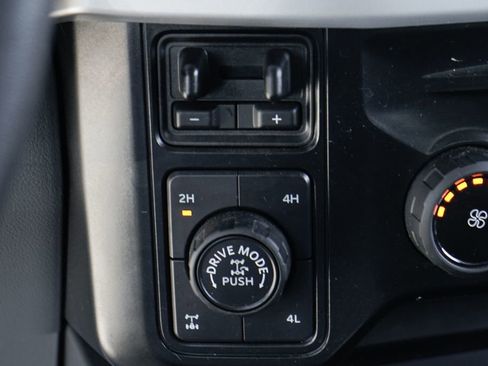 Used 2025 Ford F250 XLT w/ Black Appearance Package AWD/4WD image 30
