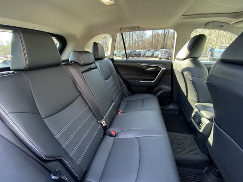 Certified 2025 Toyota RAV4 XLE Premium image 28