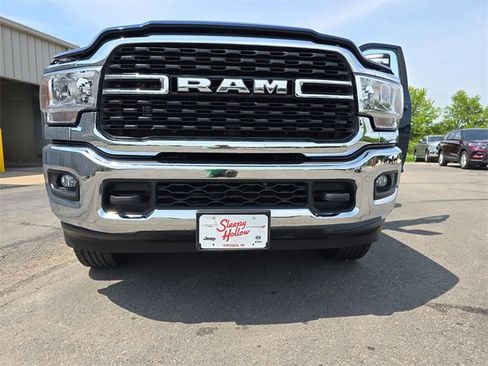 Used 2024 RAM 2500 Big Horn w/ Bed Utility Group image 13