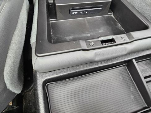 Used 2015 RAM 2500 Tradesman w/ Chrome Appearance Group AWD/4WD image 18