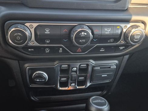 Used 2023 Jeep Gladiator Sport AWD/4WD image 26