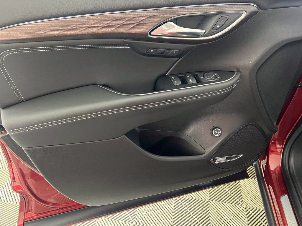 Certified 2023 Buick Envision Avenir AWD/4WD image 16