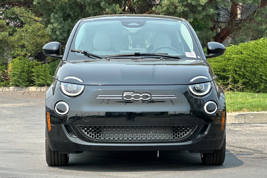 New 2026 FIAT 500 e w/ Comfort Group FWD image 3