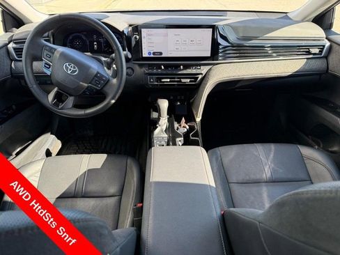 Used 2025 Toyota Camry XLE AWD/4WD image 13