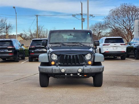 Used 2018 Jeep Wrangler Unlimited Sport S image 2