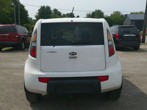 Used 2010 Kia Soul + w/ Audio Pkg FWD image 4