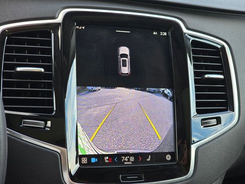 Used 2023 Volvo XC90 B6 Plus w/ Protection Package Premier image 9