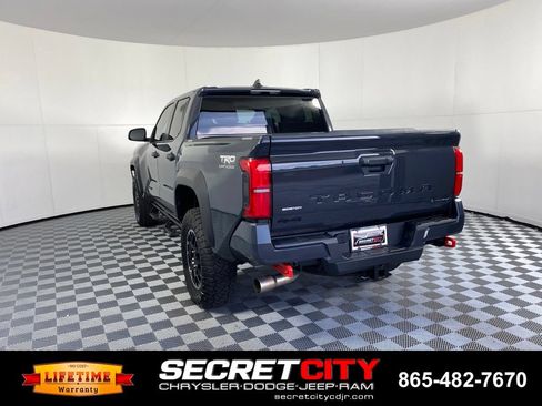 Used 2025 Toyota Tacoma TRD Off-Road AWD/4WD image 5