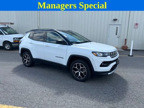 Used 2025 Jeep Compass Limited AWD/4WD image 7