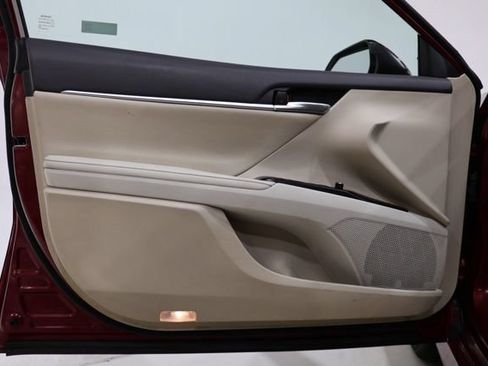Used 2020 Toyota Camry XLE w/ Driver Assist Package FWD image 18