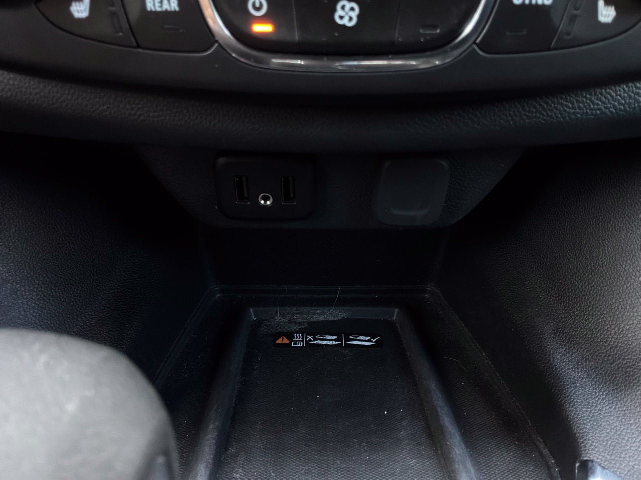 Used 2023 Chevrolet Traverse LT FWD image 30