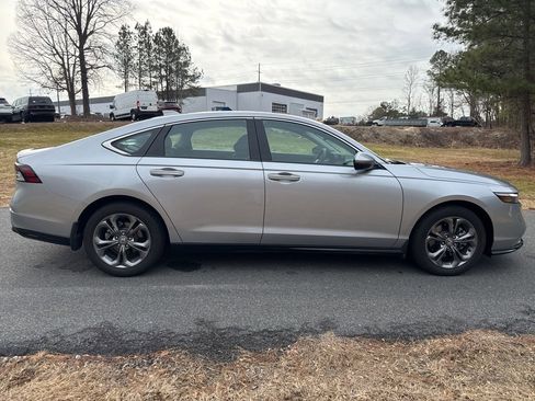 Used 2023 Honda Accord EX-L image 6