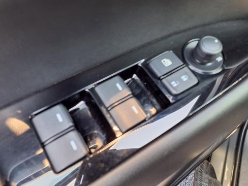 Used 2025 MAZDA CX-5 AWD 2.5 S w/ Preferred Package image 17