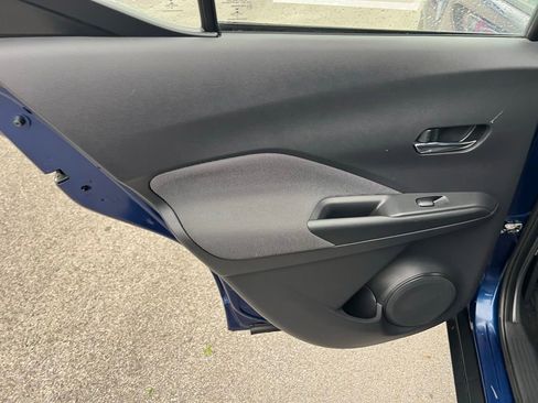 Used 2019 Nissan Kicks SV FWD image 18