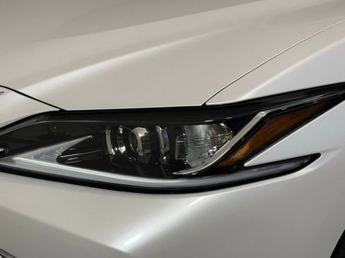 Used 2023 Lexus ES 350 w/ Premium Package image 9
