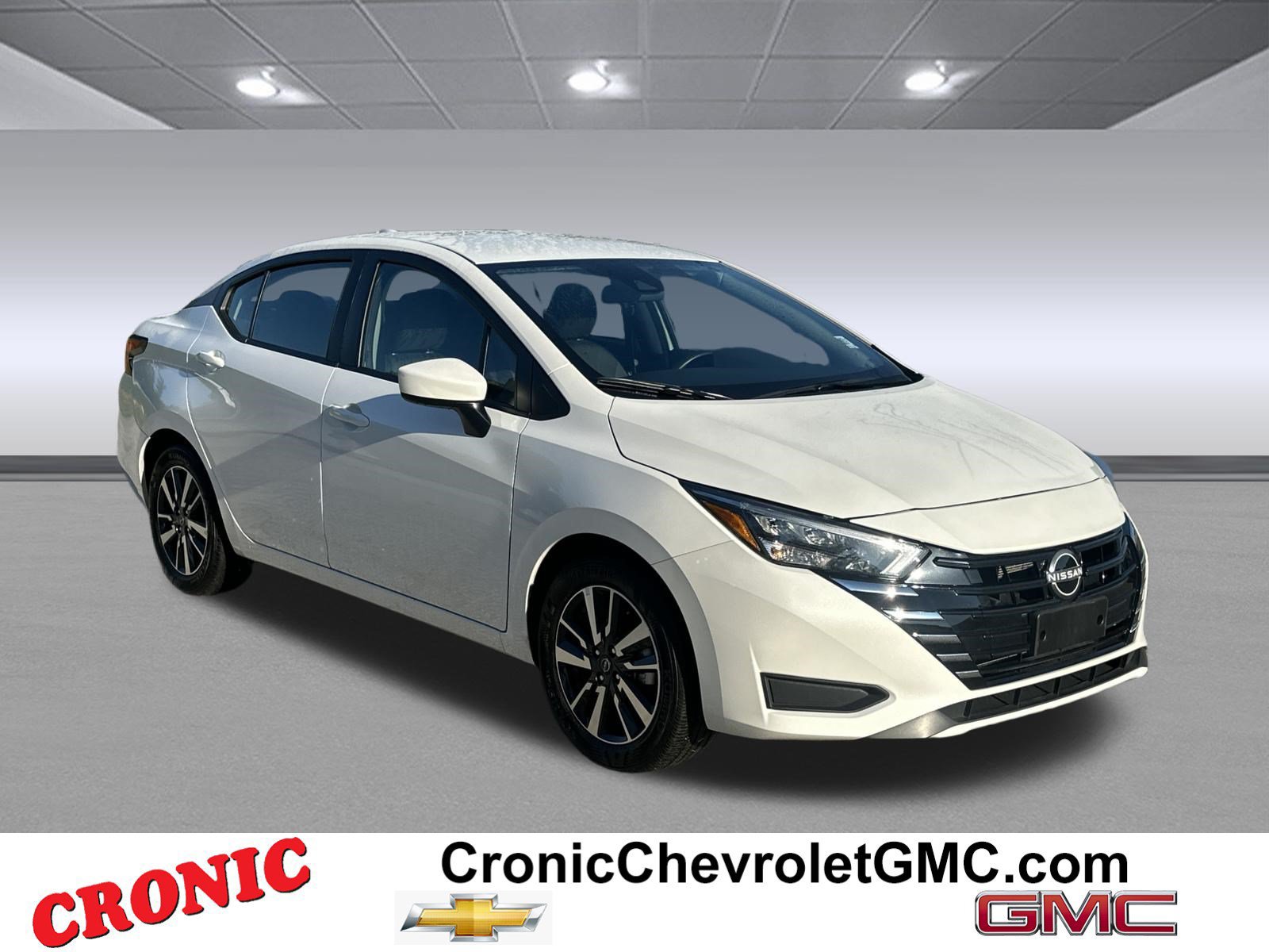 Used 2025 Nissan Versa SV FWD image 1