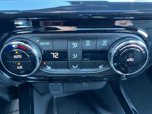 New 2026 Chevrolet Trax RS w/ Sunroof Package FWD image 30