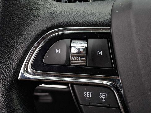 Used 2023 Lincoln Nautilus AWD w/ Premium Package image 15