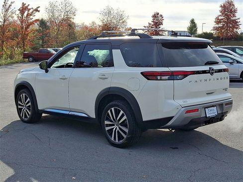 Used 2023 Nissan Pathfinder Platinum image 7