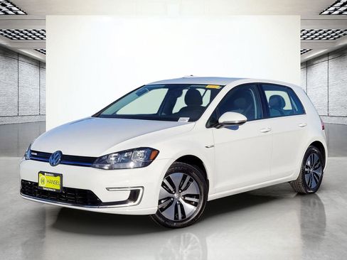 Used 2018 Volkswagen e-Golf SE image 2