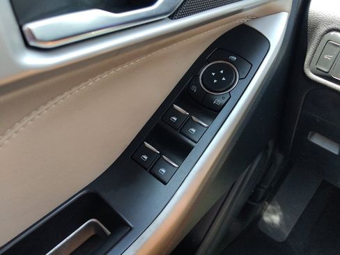 Used 2022 Ford Explorer XLT RWD image 27