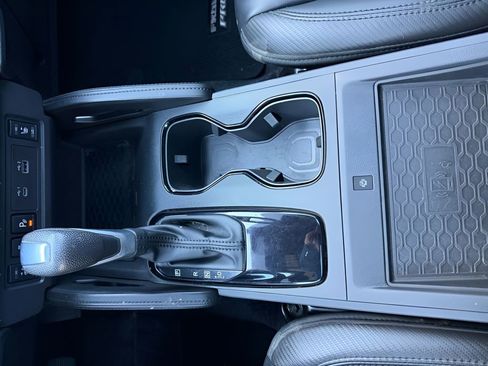 Used 2022 Nissan Frontier PRO-4X w/ Pro-4X Premium Package image 22