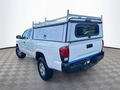 Used 2021 Toyota Tacoma SR image 9