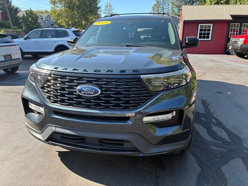 Used 2023 Ford Explorer ST-Line w/ Class IV Trailer Tow Package AWD/4WD image 3