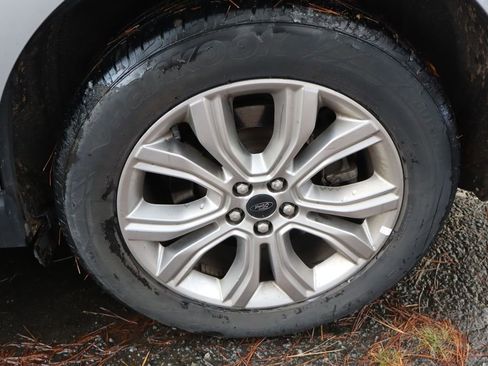 Used 2024 Ford Edge Titanium image 41