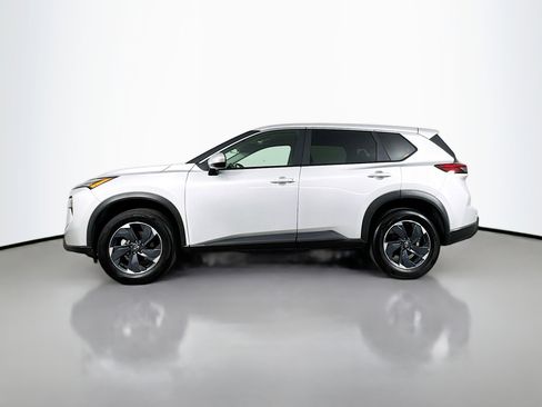 Used 2025 Nissan Rogue SV AWD/4WD image 4