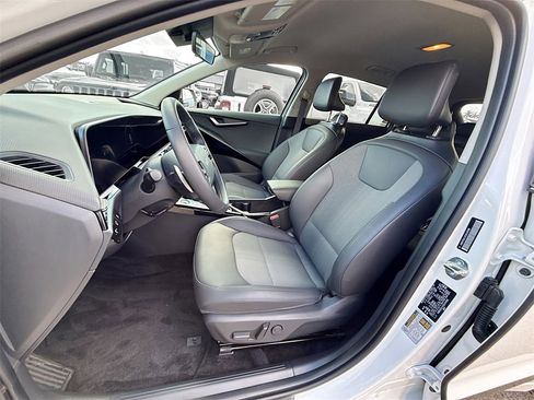 Used 2025 Kia Niro Wind w/ Wind Preserve Package image 23