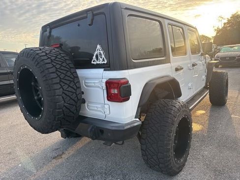 Used 2020 Jeep Wrangler Unlimited Rubicon AWD/4WD image 2