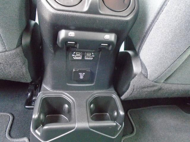 Used 2025 Jeep Wrangler Unlimited Sahara AWD/4WD image 21