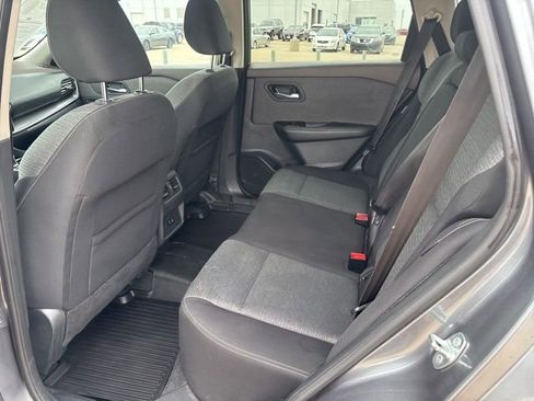 Used 2021 Nissan Rogue SV FWD image 9