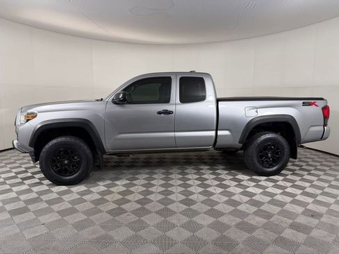 Used 2020 Toyota Tacoma SR w/ SX Package AWD/4WD image 2