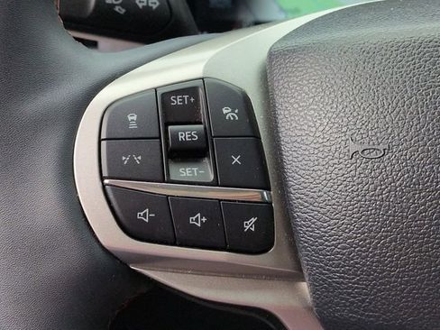 Certified 2025 Ford Explorer Active RWD image 31